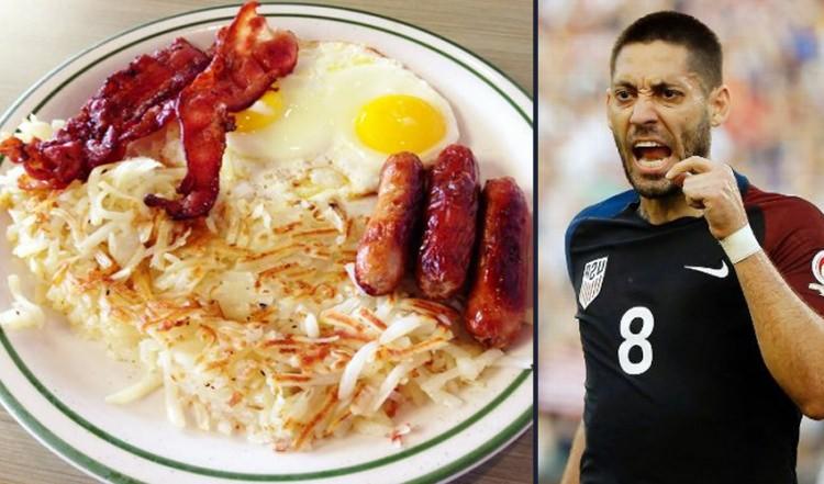 <p>Clint Dempsey - Kahvaltı<br />
<br />
Kahvaltı yapmayı çok seven Amerikalı yıldız futbolcu Clint Dempsey pastırma ve yumurta hastası.</p>
