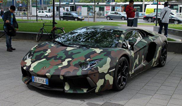<p>Sulley Ali Muntari Lamborghini Aventador</p>
