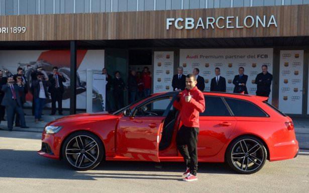 <p>Dani Alves Audi RS6 Avant</p>
<p> </p>