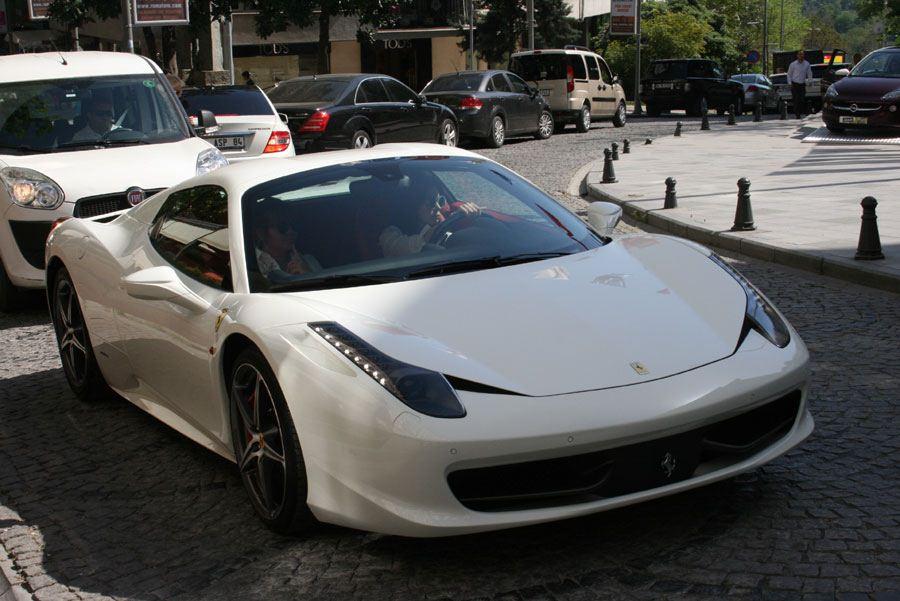 <p>Ferrari FF - 1.350 bin TL</p>
