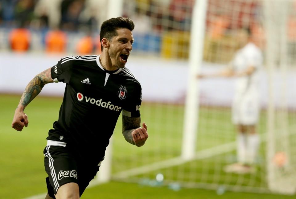 <p>Jose Sosa</p>

