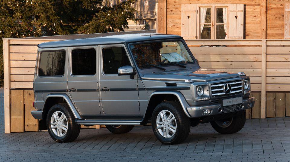 <p>Mercedes G - 900 bin TL</p>
