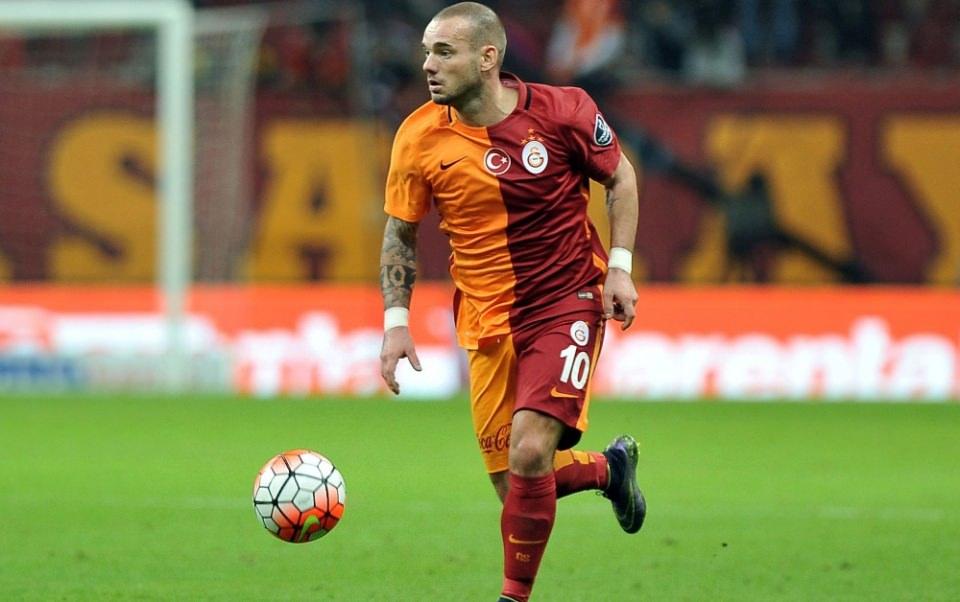 <p>Sneijder</p>
