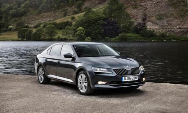 <p><strong>Skoda Superb</strong></p>
