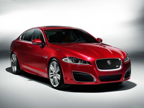 <p>Jaguar XE</p>
