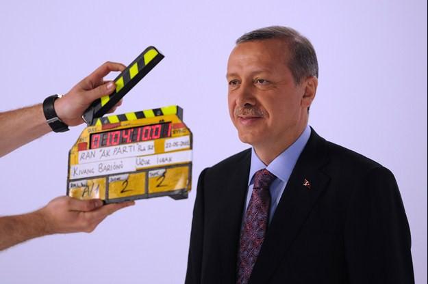 Başbakan Recep Tayyip Erdoğan, 2011 seçimleri sırasında reklam çekiminde. (Fotoğraf: Kayhan ÖZER / Anadolu Ajansı- Başbakanlık)