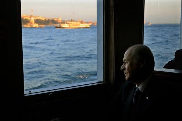 MHP Genel Başkanı Devlet Bahçeli, İstanbul’da vapurda. (Fotoğraf: Üsame Arı / Zaman Gazetesi)