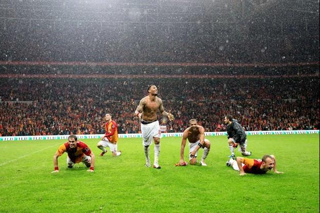 Galatasaray uzun bir aradan sonra Seyrantepe Türk Telekom Arena Stadyumunda taraftarlarının önünde Fenerbahçe'yi mağlup etti. (Fotoğraf: Serkan OCAK / Radikal Gazetesi)