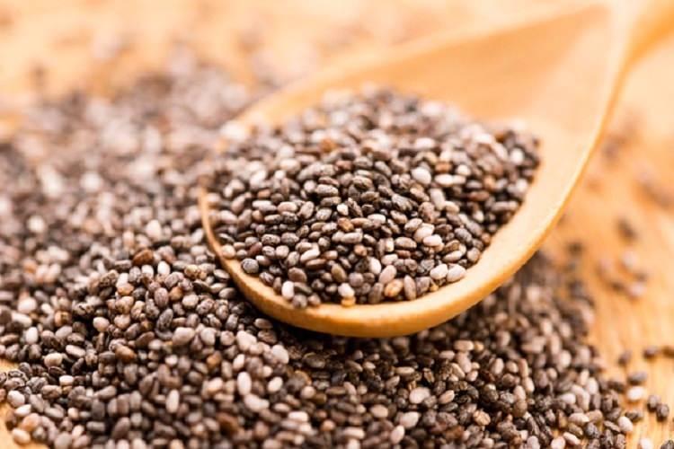 <p>Chia tohumlarını hava almayan bir saklama kabında muhafaza ederseniz lezzetini bir yıl boyunca korumuş olursunuz.</p>