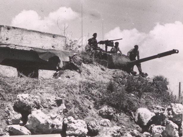 <p>Kule Mevzisinde Bir Tankımız</p>
<p> </p>