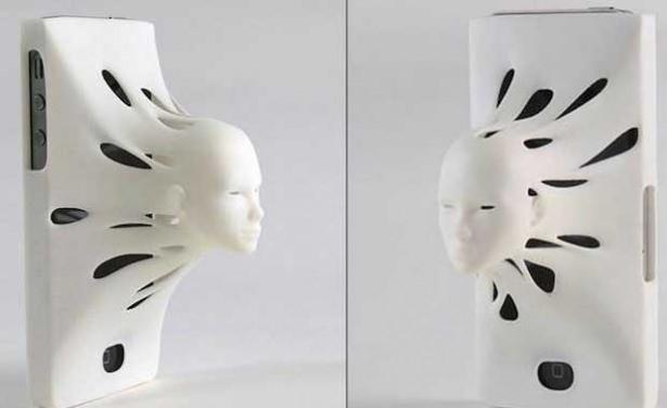 <p><strong>1. 3 Boyutlu Tablo Biçimdeki Kılıf</strong></p>
