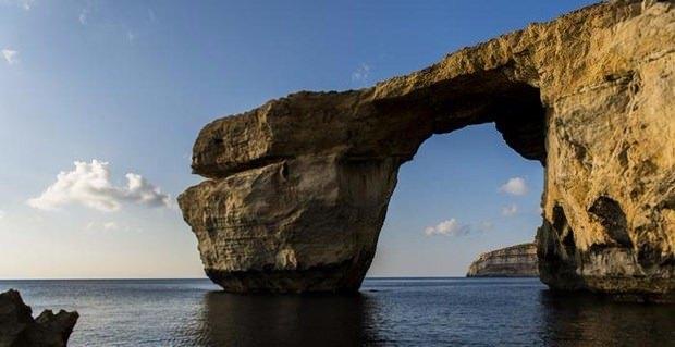 <p>Malta’daki ünlü kaya kemer <strong>'Azure Window’</strong></p>
