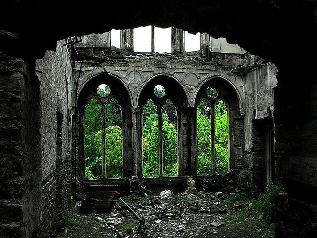 <p>Hafodunos Hall</p>

<p>Llangernyw, Kuzey Galler</p>
