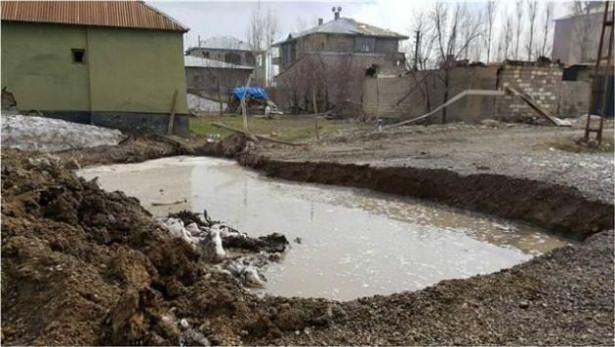 <p>PKK’nın faaliyetlerini sona erdirmek, kamu güvenliği, asayiş ve huzurun yeniden tesisini sağlamak amacıyla, Yüksekova’da 14 Mart tarihinde başlatılan operasyonun kararlılıkla sürdürüldüğü bildirildi.</p>
