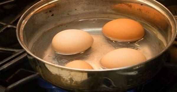 <p><strong>Size vereceğimiz bazı tüyolarla yumurta pişirmek artık çok kolay olacak. İşte o tüyolardan birkaçı...</strong></p>