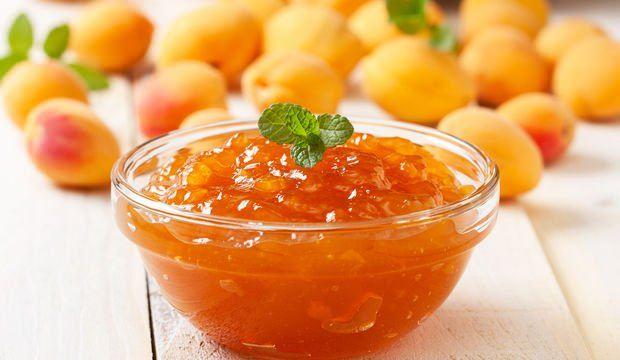 <p>Yaklaşık 35 dk kadar kaynatın. Limon tuzunu ocaktan almadan 10 dk kadar önce ilave edin. Kıvama gelince ocaktan alın. </p>