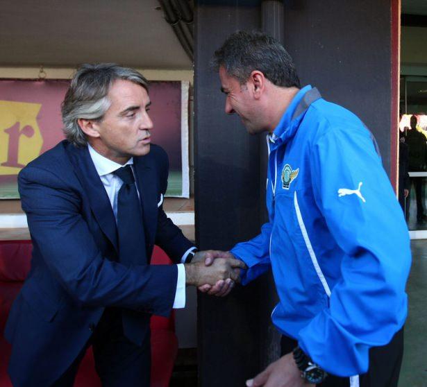 <p>Akhisar Belediyespor ilk sezonunda ligde kalmayı başarır. İkinci sezonunda ise daha zorlu bir ekiptir artık Akhisar Belediyespor, Trabzonspor, Galatasaray ile Fenerbahçe'yi sahasında yener, Beşiktaş'la ise berabere kalır.</p>