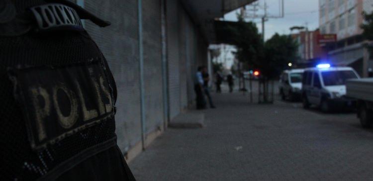<p>Bu sabah terör örgütü DEAŞ'a yönelik çok sayıda ilde eş zamanlı operasyonlar başladı. Gözaltı sayısı artıyor.</p>