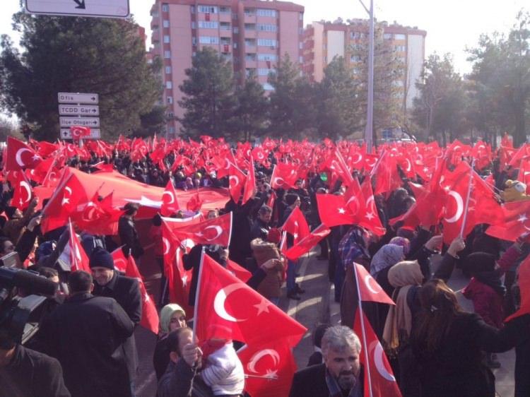 <p>Diyarbakır'da Kayseri'deki bombalı saldırı protesto edildi!</p>
