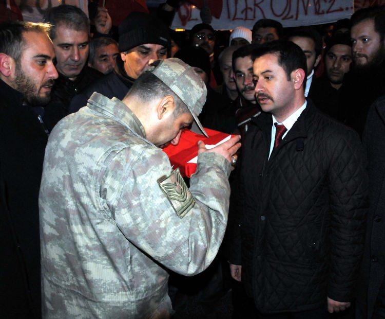 <p>TOKAT'ta MHP İl Başkanlığı tarafından düzenlenen yürüyüşe katılan binlerce kişi, Kayseri'deki terör saldırısını protesto etti.</p>

<p> </p>
