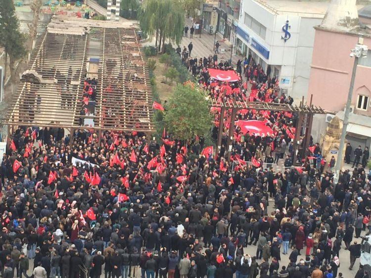 <p>Cizre'de Bayrak Yürüyüşü</p>