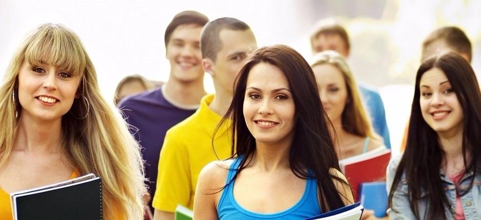 <p>Yükseköğretimde net okullaşma oranı bir önceki yıla göre azalış göstererek yüzde 39,5’e düştü. Erkeklerde bu oran yüzde 38,9’dan yüzde 38’e düşerken, kadınlarda yüzde 40,9’dan yüzde 41,1’e yükseldi.</p>

<p> </p>
