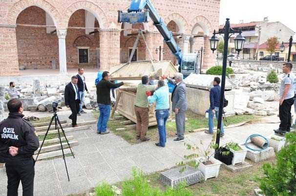<p><span style="color:#D3D3D3">Lahdin çıktığı bölge jandarma ve polis kontrolünde 24 saat korunuyor.</span></p>
<p> </p>
