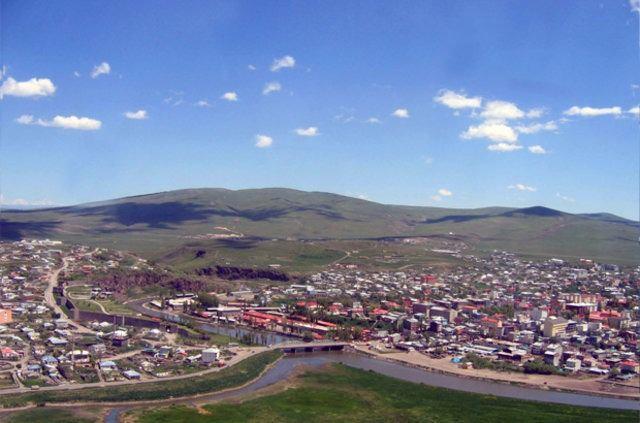 <p><strong>32 Ardahan</strong></p>

<p>Çocuk nüfusu: 27.509</p>

<p>İl nüfusuna oranı: %27,97</p>
