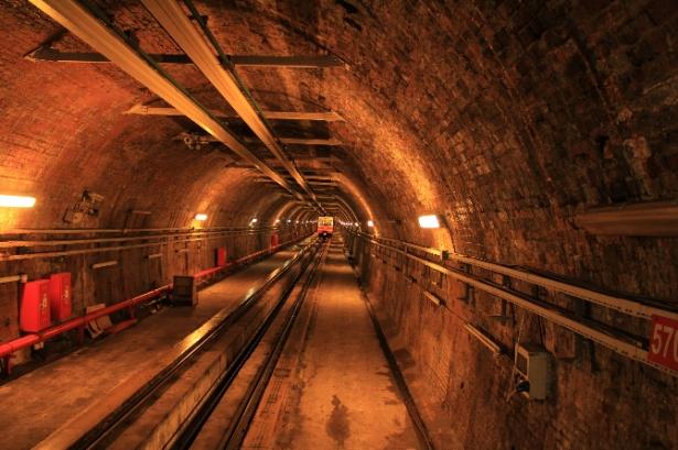 <p>Pek çok kişi bundan habersiz olsa da Karaköy’ü Taksim’e bağlayan raylı sistem, dünyanın ikinci metrosu.</p>

<p> </p>
