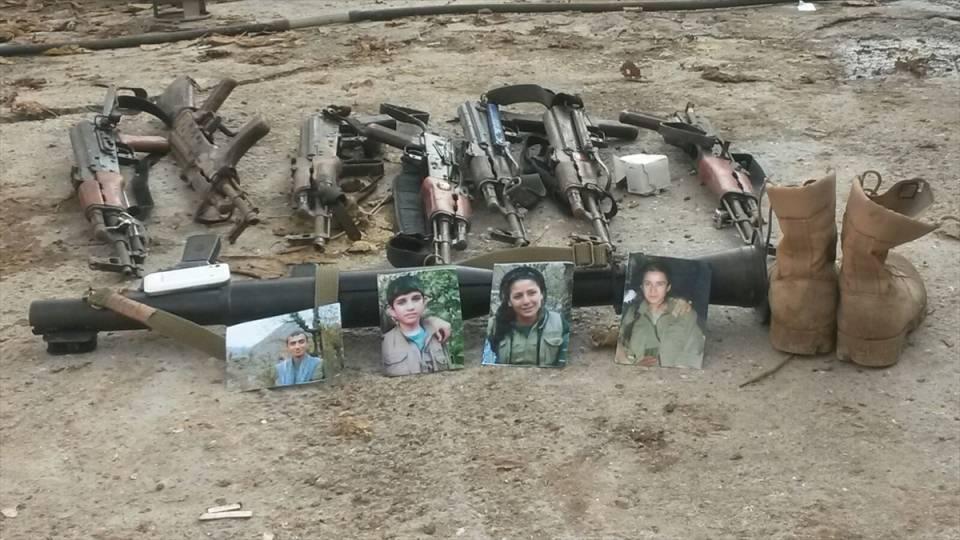 <p>Güvenlik kaynaklarından edinilen bilgiye göre, Silopi'de "Şehit Polis Muhammet Onur Operasyonu" kapsamında, terör örgütü mensuplarının sözde "karargah" gibi kullandığı Şehit Harun Boy, Karşıyaka, Başak, Cumhuriyet, Dicle, Fatih Köprübaşı, Nuh, Ofis, Cudi ve Barbaros mahallelerinde 126 terörist etkisiz hale getirildi.</p>
