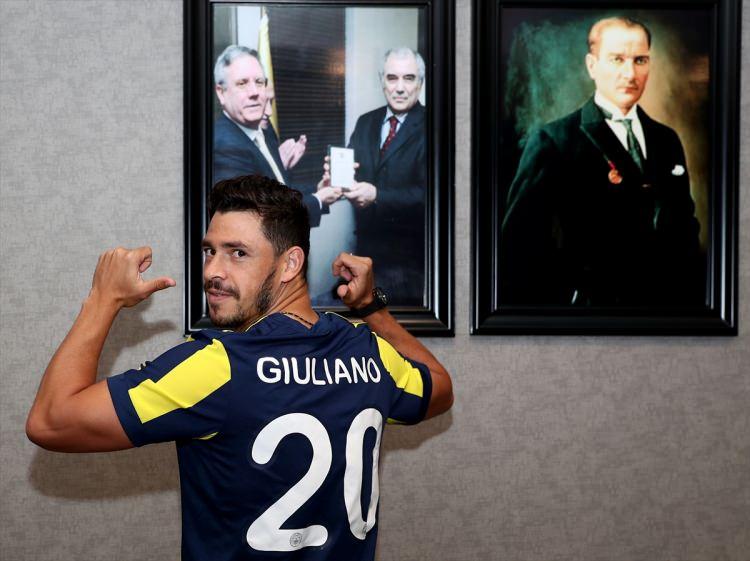 <p>Giuliano</p>
