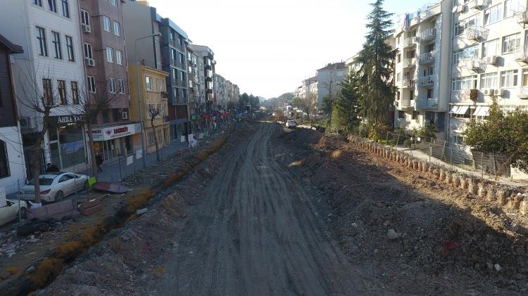 <p>Eskişehir’e gitmek için esenlere otogara gidiyorum çok trafik oluyor çok zorlanıyoruz. Hızlı trenle benim yolum yaklaşık 2 saat kısalacak” diye konuştu.</p>
