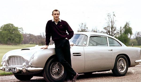 <p><strong>3- Goldfinger (1964)</strong><br />
James Bond, serinin devam filminde bu kez 1963 model Aston Martin DB5'i tercih etti.</p>