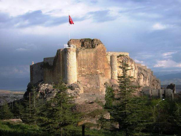 <p>Harput Kalesi</p>

<p> </p>
