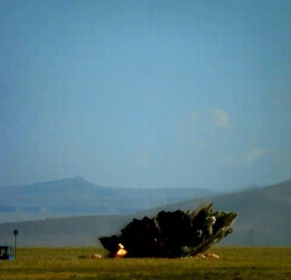 <p>Türkiyenin en uzun menzilli füzelerinden biri olan som füzesi,diğer ülkelerin füzelerine göre 3 kat daha hızlı. Füzenin ağırlığı ise 600 kg olarak açıklandı.</p>

<p> <br />
 </p>
