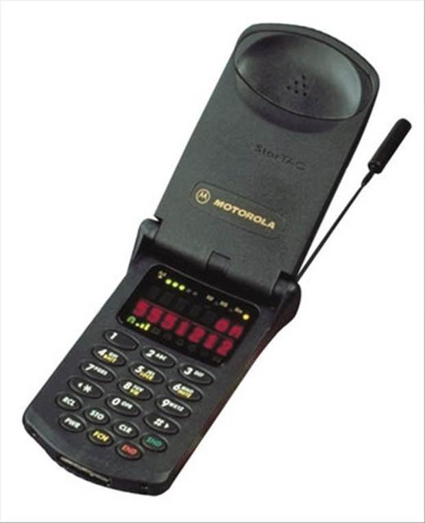 <p><strong>Motorola StarTac – 1996</strong><br />
<br />
‘İstiridye’ kapaklı ilk cep telefonu.</p>

<p> </p>

<p> </p>
