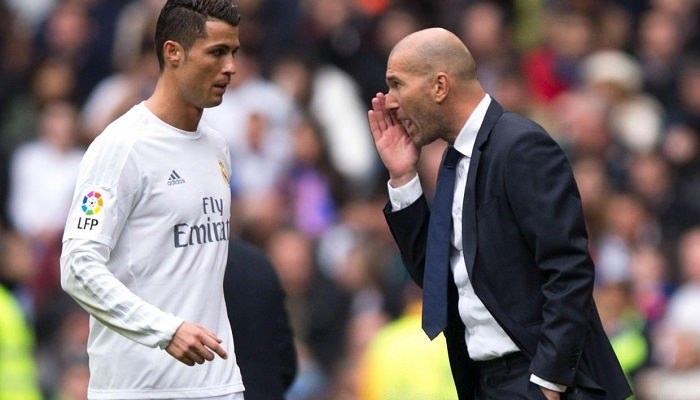 <p>Zinedine Zidane - Real Madrid - 10 Milyon Dolar</p>
