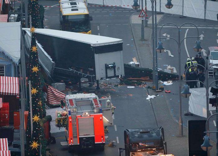 <p>Almanya'nın başkenti Berlin'de dün gece meydana gelen tır saldırısı için Alman polisi açıklama yaptı.<br />
<br />
<strong>KAYNAK: MİLLİYET</strong></p>
