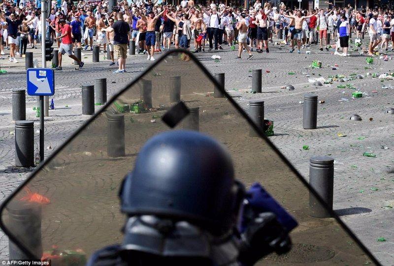 <p>Fransız haber ajansı AFP, 2016 yılına damgasını vuran olaylar esnasında çekilen fotoğraflardan seçtiği ‘en iyileri’ servis etti</p>