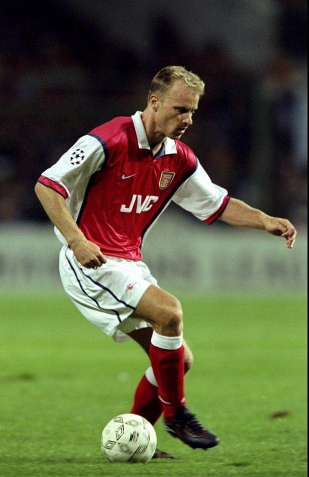 <p><strong>ARSENAL: 2.360</strong><br />
Bir efsane daha: Dennis Bergkamp! Bu formaya gelen beğeni ise çok da yüksek değil...</p>