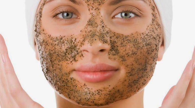 <p><strong>5. Kese ve peeling yapmayın</strong></p>

<p>İleri yaştaki kişilerin ciltleri inceldiği için kese ve peeling işlemlerinden uzak durması gerekir. Ayrıca kışın yıpranan ve kuruyan cildede peeling ve kese yapmak cildi daha çok tahriş eder.</p>
