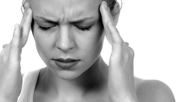 <p><strong>Migren</strong></p>

<p>Migrende çoğu zaman baş ağrısına mide bulantısıda eşlik edebilir.</p>
