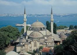 Mimar Sinan'ın hesaplamalarını ay ve güneşe göre yapmasının sebebi de Mihrimah Sultan'ın adından kaynaklanıyor. Mihr ü Mah,