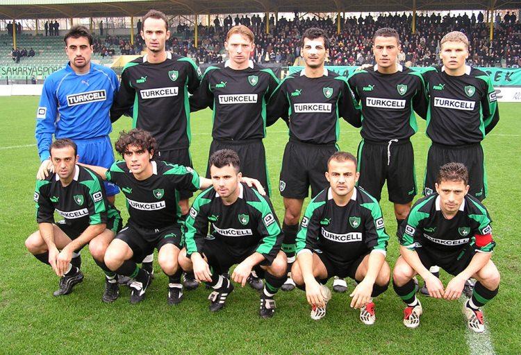 <p>DENİZLİSPOR 2003-2004</p>
<p>Soldan sağa</p>
<p><strong>Ayaktakiler:</strong> Süleyman Küçük, Ersen Martin, Roman Kratochvil, Ali Akdeniz, Çağdaş Atan, Miikka Multaharju.</p>
<p><strong>Oturanlar:</strong> Coşkun Birdal, Serhat Gülpınar, Göksel Akıncı, Levent Kartop, Timuçin Bayazit.</p>