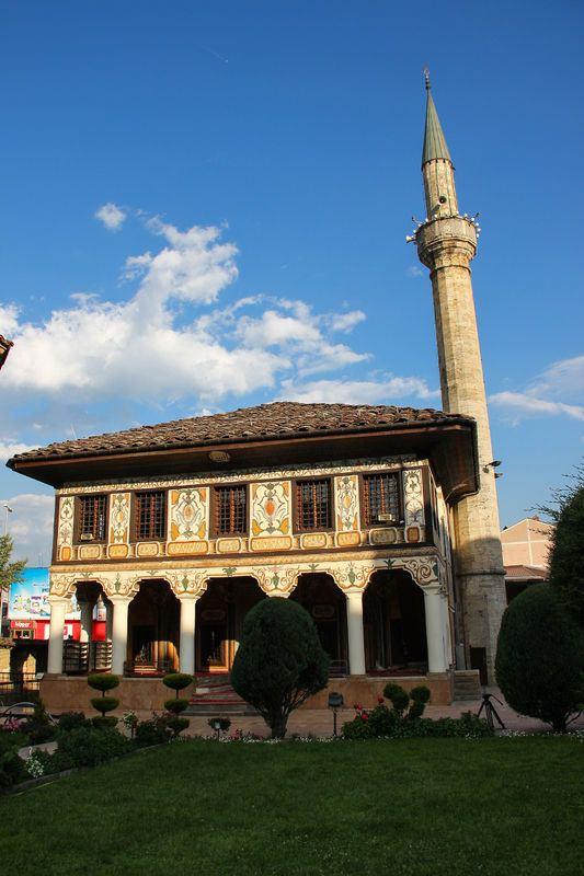 <p><strong>Harabati Baba Tekkesi</strong></p>

<p> </p>

<p>Şehirdeki bir diğer önemli Osmanlı eseri Harabati Baba Tekkesi.</p>

<p> </p>
