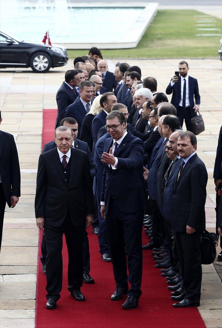 <p>Erdoğan, Türkiye ile Sırbistan arasındaki ilişkilerin güçlendirileceğinin altını çizdi.</p>