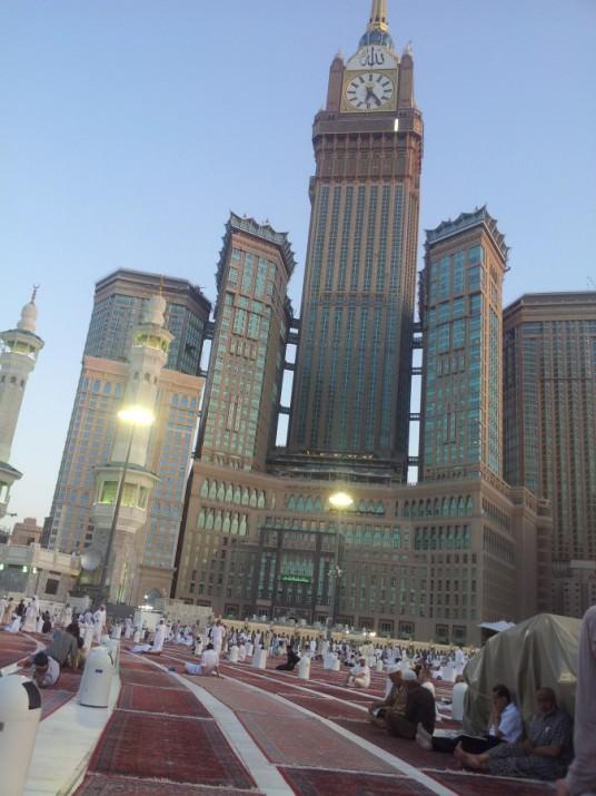 <p><strong>ZEMZEM TOWER</strong></p>