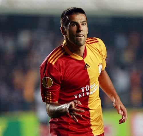 MILAN BAROS 2000'de Baros'u çok genç olduğu için oynatmak istemeyen Liverpool'dan, siyah-beyazlı kulübe 'alın' diye teklif geldi.