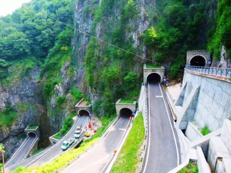 <p>Passo San Boldo, İtalya</p>

<p> </p>
