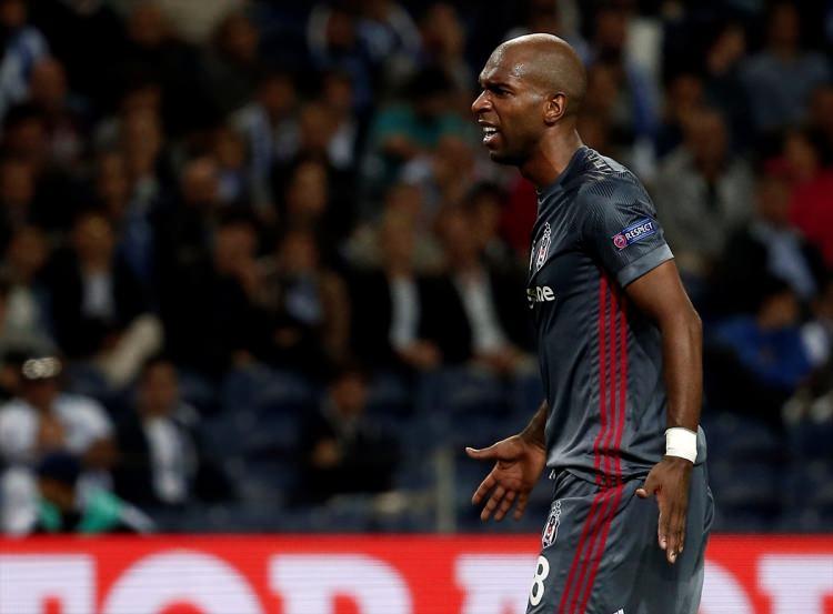 <p>UEFA'da Beşiktaş'ın Porto'yu deplasmanda 3-1 yenmesinin ardından "Beşiktaş Porto'nun yenilmezlik serisine son verdi" manşetini attı. </p>